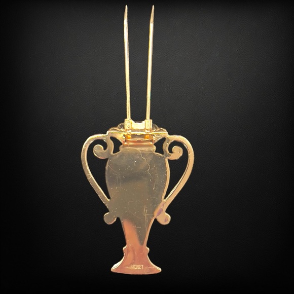 Vintage Signed 1940’s Monet Sterling Vermeil Urn Shaped Fur Clip - Picture 7 of 12